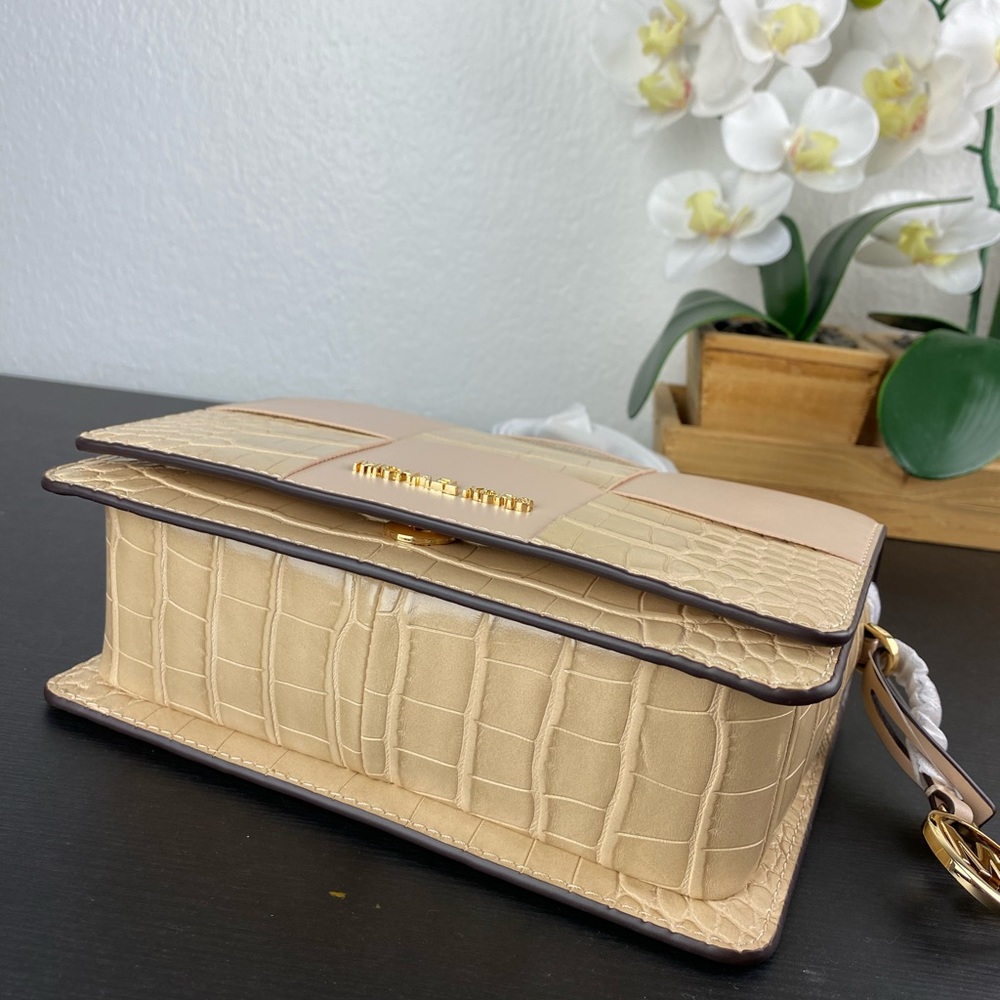 Michael Kors Mercer small cluth crossbody - Picture 4 of 9